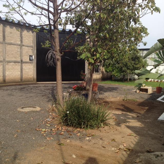 Warehouse 220 m&sup2; inside Coto Av. Guadalupe - Av. El Colli; Two Offices; Double Height