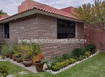 Casa de 5 habitaciones, Tequisquiapan · Casa en Venta en Tequisquiapan El Pedregal Lorena
