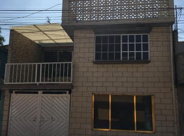 Casa de 4 habitaciones, Ecatepec de Morelos · Casa en Valle de Aragon 3era Seccion, Amplia y con Potencial