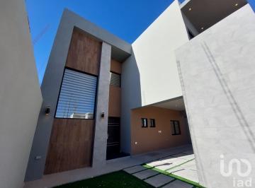 Casa · 206m² · 4 Recámaras · 2 Estacionamientos · Residencia en Venta Distrito Arboreal Cd. Juarez, Chih
