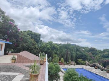 Casa de 5 habitaciones, Tepoztlán · Casa en Renta en Tepoztlán Morelos, con Alberca