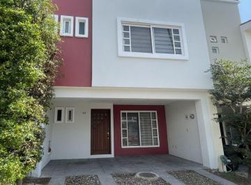 Casa de 3 habitaciones, Zapopan · Residencia en Renta Altavista Residencial