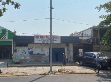 Local comercial · 150m² · 9 Recámaras · 8 Estacionamientos · Local Comercial 650 m² en Av Cuauhtemoc, La Mejor Zona Comercial en El Puerto de