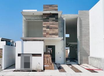 Casa · 165m² · 3 Recámaras · 2 Estacionamientos · Preventa con Recámara en Planta Baja Frente Al Mar
