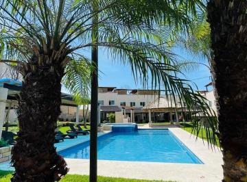 Casa · 3 Recámaras · 1 Estacionamiento · Venta de Casa con Alberca en Morelos