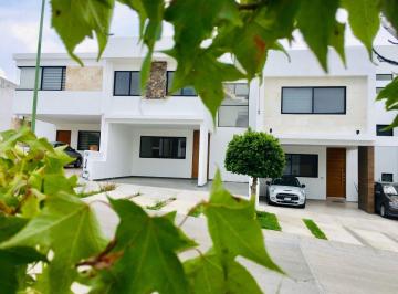 Casa de 4 habitaciones, León · Casa Nueva en Venta en Leon. Dentro de Privada Norte Leon Gto. 4 Rec. con Su Baño. Sala Tv. Rooftop