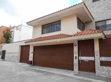 Casa · 5 Recámaras · 5 Estacionamientos · Residencia en Venta en Fracc. Monte Magno, Xalapa