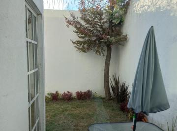Jardín privado con excelente iluminación natural · Casa Moderna 270 m² | 3 Recámaras | Doble Altura | Jardín | Potrero Barbabosa, Z