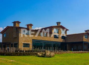 Casa · 1560m² · 5 Recámaras · 6 Estacionamientos · Casa en Venta - (4)