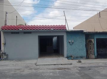 Casa de 2 habitaciones, Guadalupe · Casa de Una Planta en Renta en Residencial Santa Fè