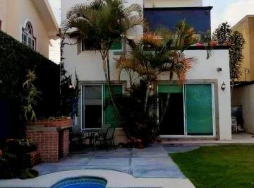 Casa de 5 habitaciones, Cuernavaca · Venta Casa Fracc. Jardines de Ahuatlan Cuernavaca C/alberca