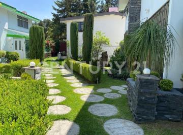 Casa · 279m² · 3 Recámaras · 2 Estacionamientos · Casa Venta en San Cristóbal La Calera con Amplio Jardín