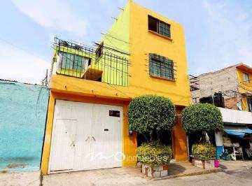 Fachada · Oportunidad de Inversión Amplia Casa o 5 Áreas Rentables Para Vivienda y Local