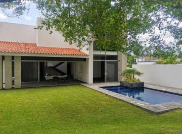 Casa · 420m² · 4 Recámaras · 3 Estacionamientos · Casa en Fraccionamiento en Paraíso Country Club Emiliano Zapata - Maz - 1307 - Fr