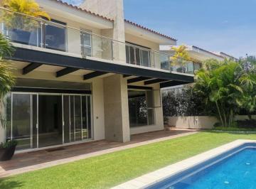 Casa · 380m² · 3 Recámaras · 3 Estacionamientos · Casa en Fraccionamiento en Paraíso Country Club Emiliano Zapata - Maz - 1306 - Fr