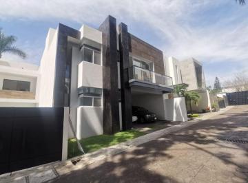 Casa · 240m² · 4 Recámaras · 2 Estacionamientos · Casa en Privada en Vista Hermosa Cuernavaca - Maz - 1441 - Cp