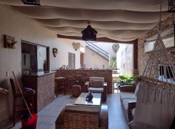 Casa · 400m² · 5 Recámaras · 3 Estacionamientos · Casa en Fraccionamiento en Delicias Cuernavaca - Maz - 1330 - Fr