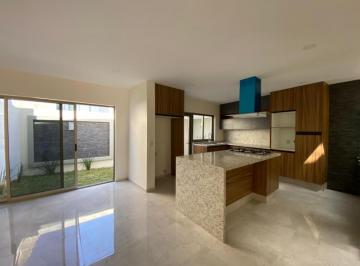 Casa en condominio de 4 habitaciones, Zapopan · Hermosa Casa con 4 Recámaras Una en Planta Baja con Baño Completo! Argenta 238