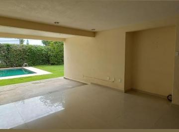 Casa · 549m² · 3 Recámaras · 2 Estacionamientos · Casa - Club de Golf Tabachines
