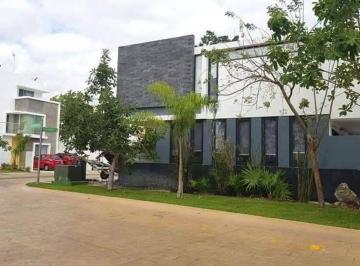Casa de 3 habitaciones, Benito Juárez · Casa en Renta en Cancún, en Fraccionamiento con Vigilancia