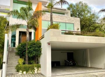 Casa de 3 habitaciones, Cuernavaca · Casa en Fraccionamiento con Seguridad en Zona Dorada