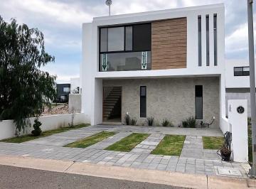 Casa · 190m² · 4 Recámaras · 2 Estacionamientos · Casa en Venta en Bio Grand Juriquilla, Oportunidad, Querétaro, Qro.