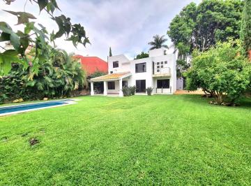 Casa de 4 habitaciones, Cuernavaca · En Renta Casa en Privada en Lomas de Cortés.