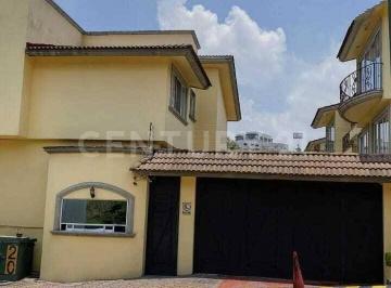Casa · 440m² · 3 Recámaras · 3 Estacionamientos · Residencia en Venta en Hacienda de Las Palmas, Huixquilucan.
