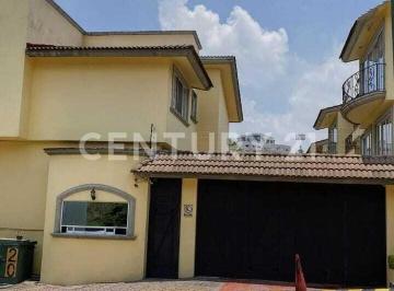 Casa · 440m² · 3 Recámaras · 3 Estacionamientos · Residencia en Venta en Hacienda de Las Palmas, Huixquilucan.