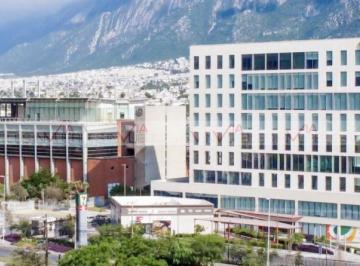 Oficina · 900m² · 3 Recámaras · 20 Estacionamientos · Oficina en Renta en Zona Industrial