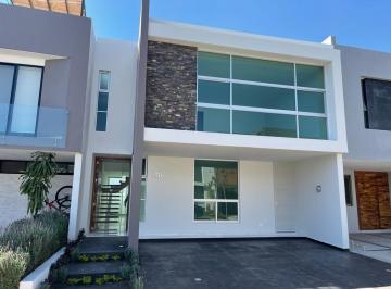 Casa de 4 habitaciones, Zapopan · Casa en Renta en Bosques Vallarta