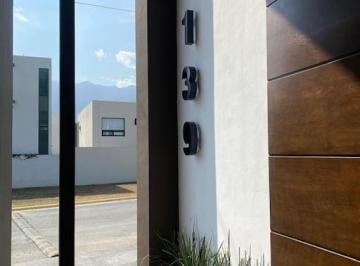 Casa de 3 habitaciones, Monterrey · Hermosa Casa Para Estrenar en Carretera Nacional