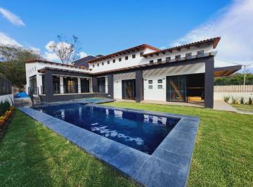 Casa de 3 habitaciones, Ixtapan de la Sal · Casa San Diego 6 Completamente Nueva, con Jardín, Amueblada, Equipada, Alberca y Jacuzzi Climatizado
