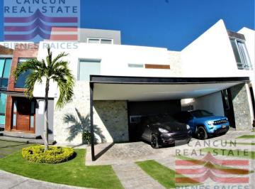Casa · 374m² · 4 Recámaras · Casa - Cancún