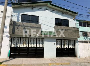 Casa · 205m² · 4 Recámaras · 2 Estacionamientos · Casa en Renta en Unidad Victoria, Toluca. - (4)