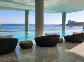 Departamento · 210m² · 2 Recámaras · 1 Estacionamiento · Departamento de Venta a Pie de Playa en Bucerias