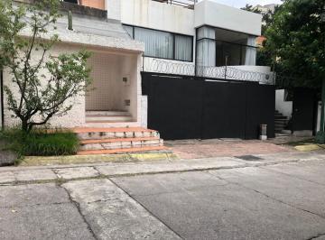 Casa · 230m² · 3 Recámaras · 2 Estacionamientos · Casa - La Herradura