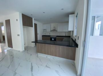Casa de 4 habitaciones, Querétaro · Casa en Renta en Juriquilla, 3 Recs. con Baño C/u, Salatv, Roofgarden 4a. Rec./estudio y Baño