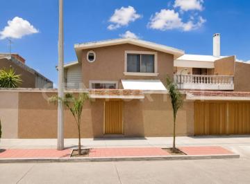 Casa · 550m² · 4 Recámaras · 2 Estacionamientos · Casa en Venta en Las Américas, Aguascalientes