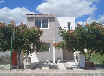 Casa · 130m² · 3 Recámaras · 2 Estacionamientos · Se Vende Casa en Ciudad Maderas, Hermosa, 3 Recamaras, 2.5 B