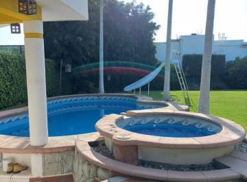 Casa · 300m² · 4 Recámaras · 2 Estacionamientos · Casa - Pueblo Cocoyoc