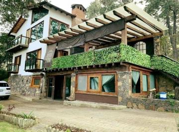 Casa · 500m² · 4 Recámaras · 6 Estacionamientos · Casa en Venta Mazamitla, La Toscana