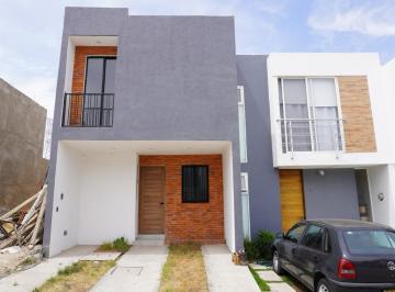 Casa de 3 habitaciones, Zapopan · Venta de Casa Sauceda Residencial