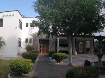 Casa de 4 habitaciones, Querétaro · Casa en Venta en Juriquilla Villas del Meson Colinda con Campo de Golf Ll