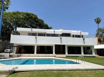 Villa de 5 habitaciones, Cuernavaca · Enorme Casa en Palmira con Gran Jardín y Alberca