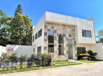 Casa · 234m² · 3 Recámaras · 2 Estacionamientos · Lomas de Cuernavaca