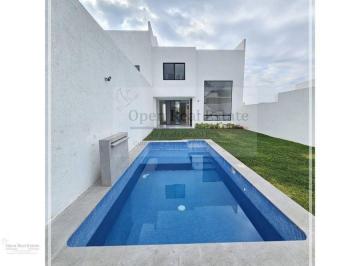 Casa de 4 habitaciones, Cuernavaca · Estrena Moderna Residencia con Roof Garden Y. Promoción en Agosto