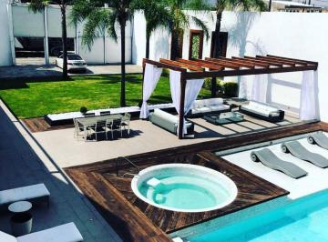 Inmueble productivo urbano de 2 habitaciones, Zapopan · Terraza en Venta!