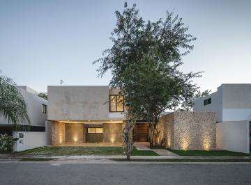 Casa de 5 habitaciones, Mérida · Casa en Venta en Mérida, Residencial en Temozon Norte