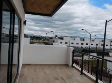 Casa de 3 habitaciones, Celaya · Rento Casa en Exclusivo Fracc 3 Reca con Wc Compl